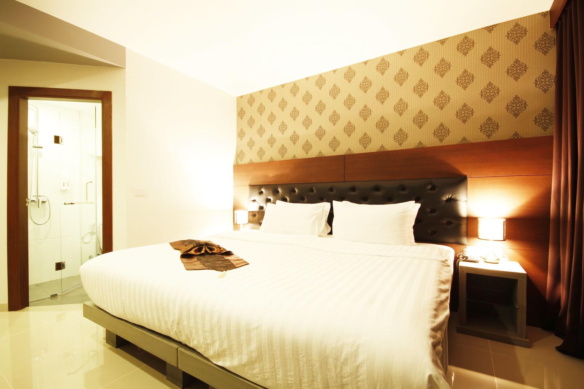 Hemingways Silk Hotel Patong Luaran gambar