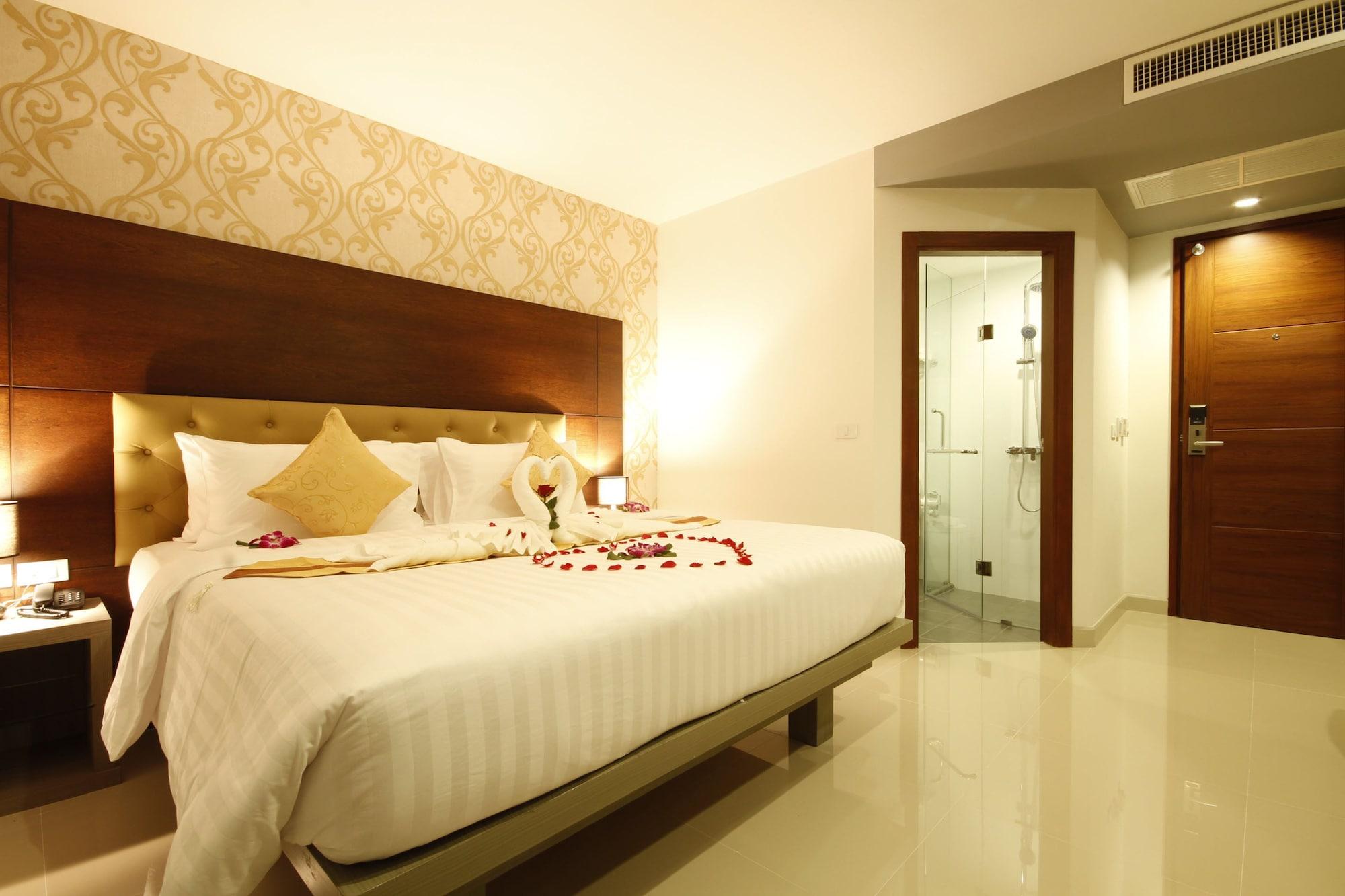 Hemingways Silk Hotel Patong Luaran gambar