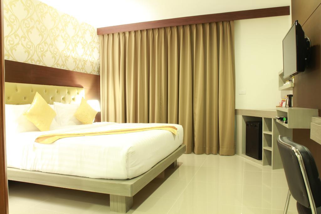 Hemingways Silk Hotel Patong Luaran gambar