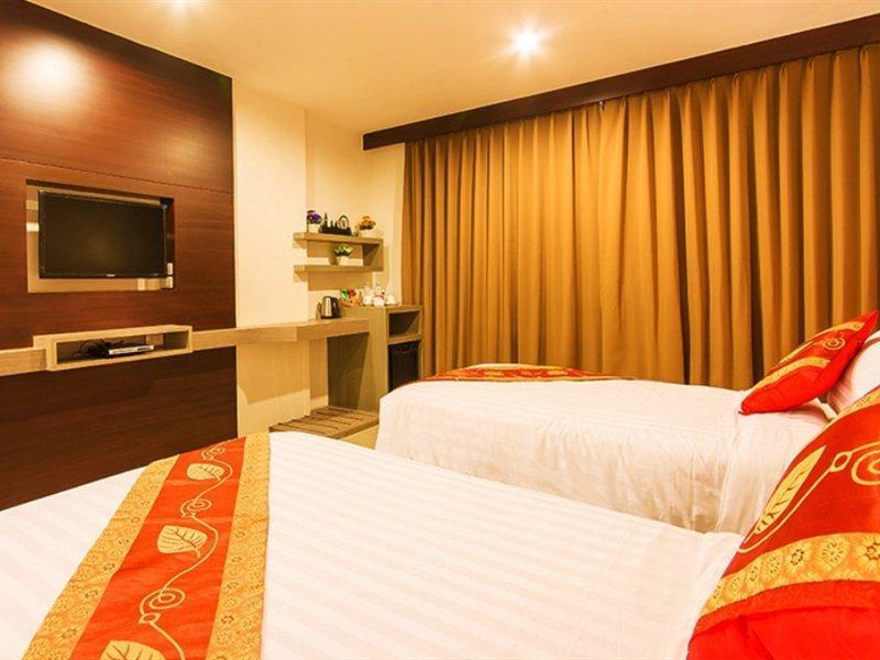 Hemingways Silk Hotel Patong Luaran gambar