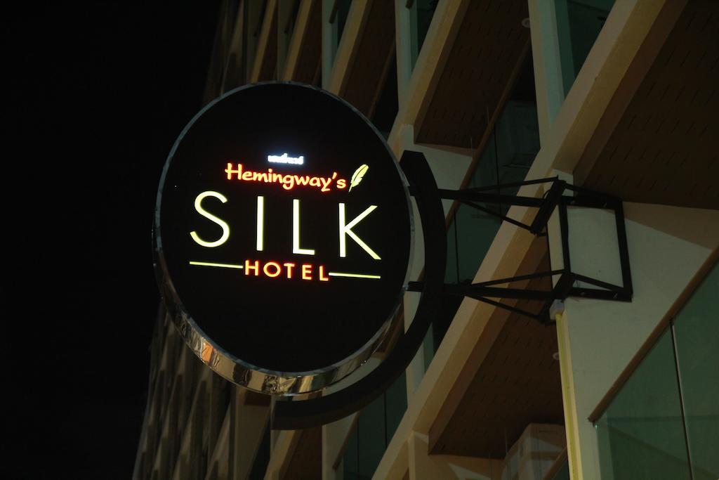 Hemingways Silk Hotel Patong Luaran gambar