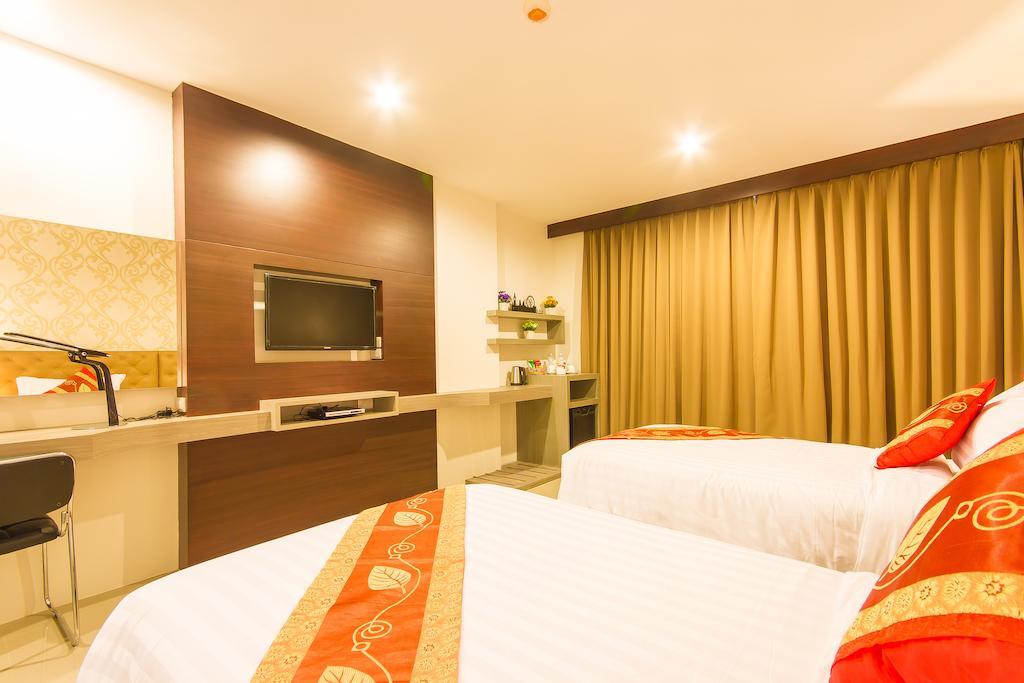 Hemingways Silk Hotel Patong Bilik gambar