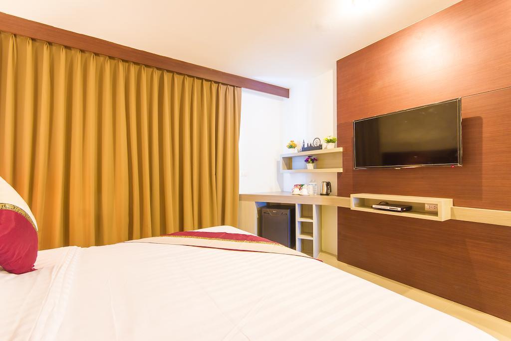 Hemingways Silk Hotel Patong Bilik gambar