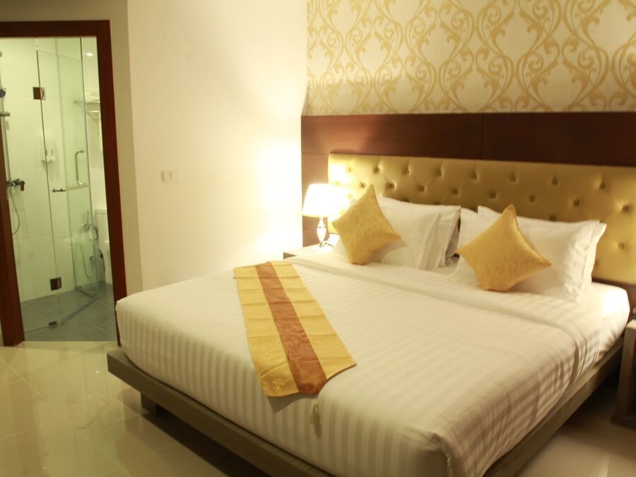 Hemingways Silk Hotel Patong Luaran gambar