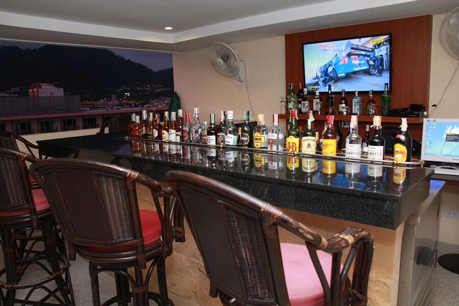 Hemingways Silk Hotel Patong Luaran gambar
